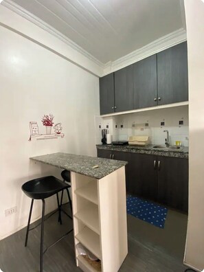 Fridge, microwave, stovetop, electric kettle