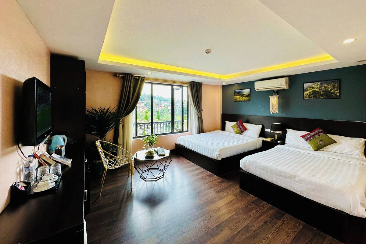 Deluxe Triple Room, City View