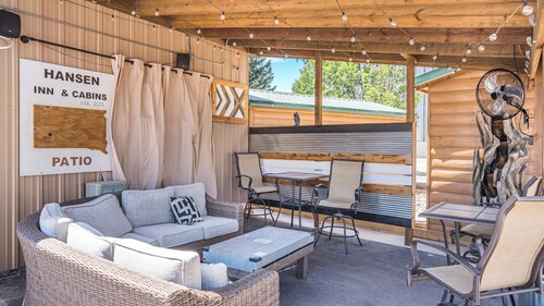 Hansen Inn & Cabins, Room, Double Queen, Ground Floor, No Pets, No Smoking