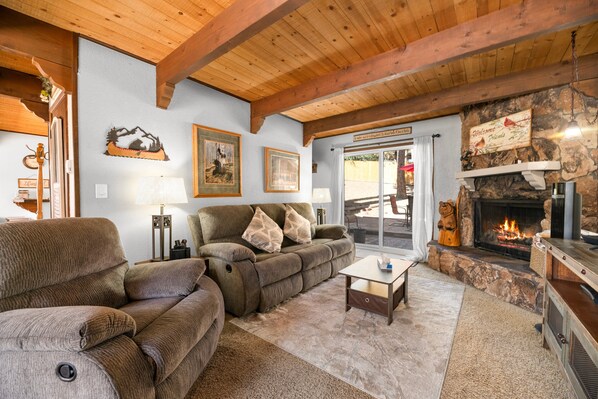 Téléviseur connecté, foyer, lecteur de DVD