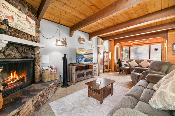 Smart TV, fireplace, DVD player