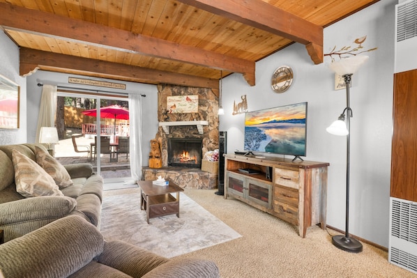 Smart TV, fireplace, DVD player
