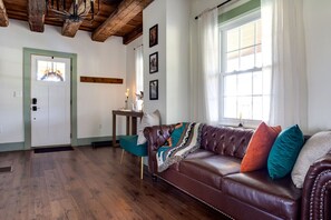 Smart TV, fireplace, ping pong, books - Historic 5-Acre Farmstay: Hot Tub, Fishing Pond, Bikes, Fire Pit, Pet-Friendly! (Bellville)