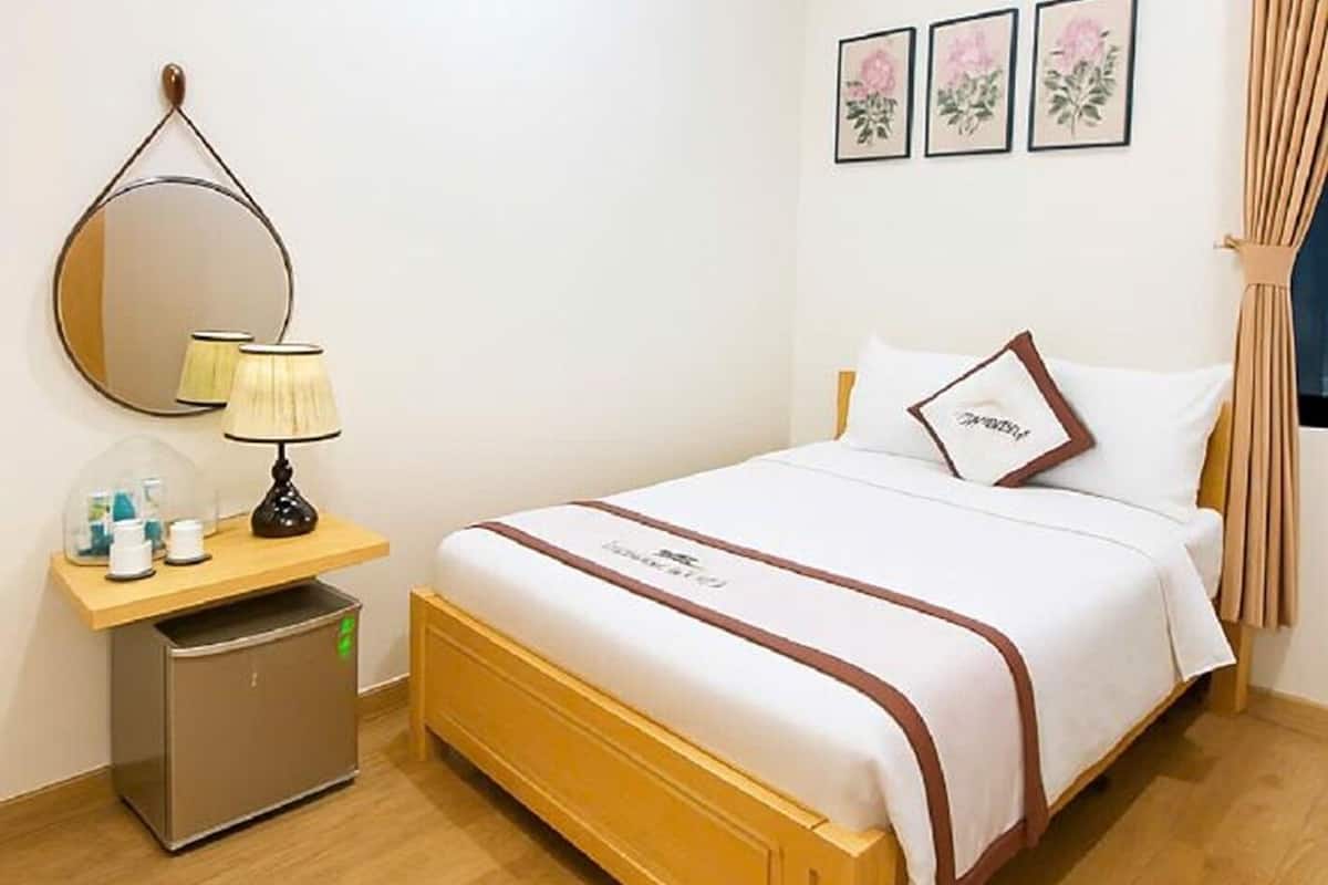 Quarto casal superior | Escrivaninha, Wi-Fi de cortesia