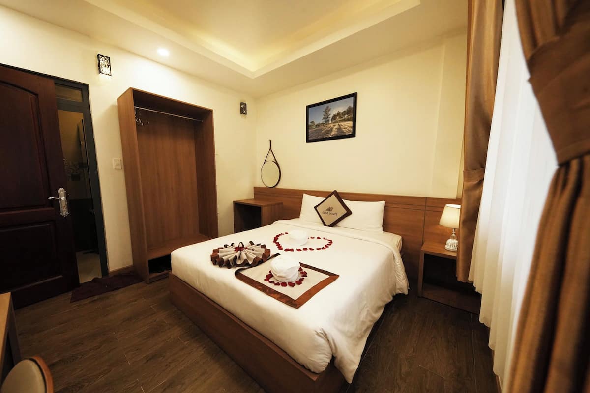 Meja kerja dan Wi-Fi gratis