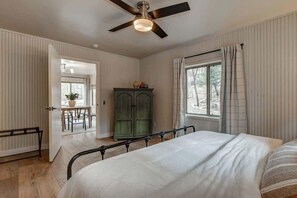 3 chambres, fer et planche à repasser, Wi-Fi gratuit, draps fournis