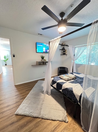 SLEEK LUXE GEM DownTown Dallas 2Bd 2Ba