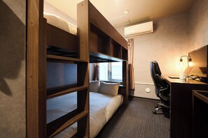 1 habitación, escritorio, tabla de planchar con plancha y wifi gratis 