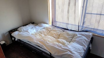 2 bedrooms, desk, free WiFi, bed sheets