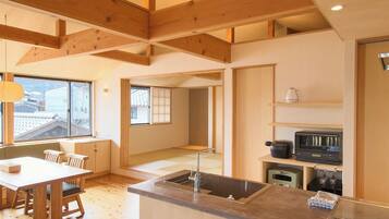 Fridge, microwave, stovetop, cookware/dishes/utensils