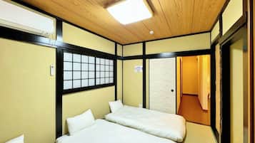 4 bedrooms, desk, free WiFi, bed sheets