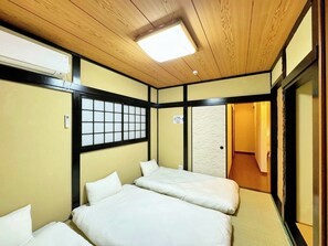 4 chambres, bureau, Wi-Fi gratuit, draps fournis