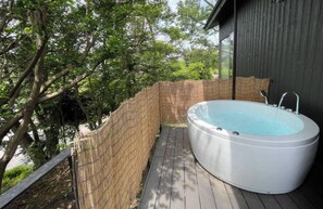 Outdoor spa tub - Designer Villa Terrace BBQ Jacuzzi5 minutes by / Ito Shizuoka (Ito)