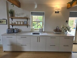 Ferienhaus | Eigene Küche | Kühlschrank, Mikrowelle, Ofen, Herdplatte