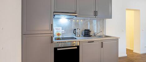 Réfrigérateur, four, plaque de cuisson, lave-vaisselle