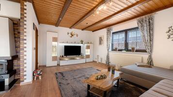 Télévision, cheminée