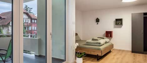 1 bedroom, free WiFi, bed sheets
