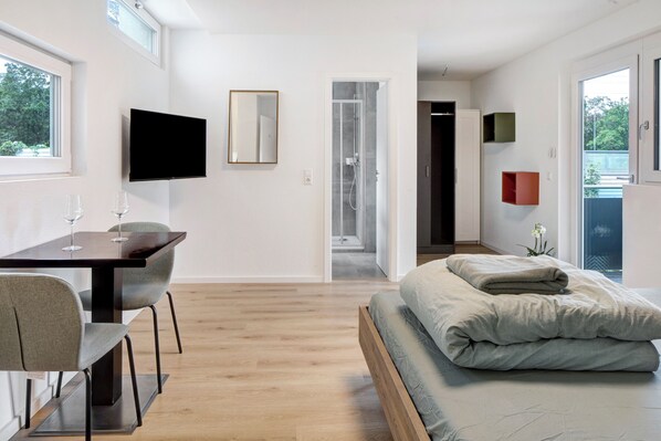 1 bedroom, free WiFi, bed sheets - Holiday Apartment 'Schauinsland' with Balcony and Wi-Fi (Bad Krozingen)