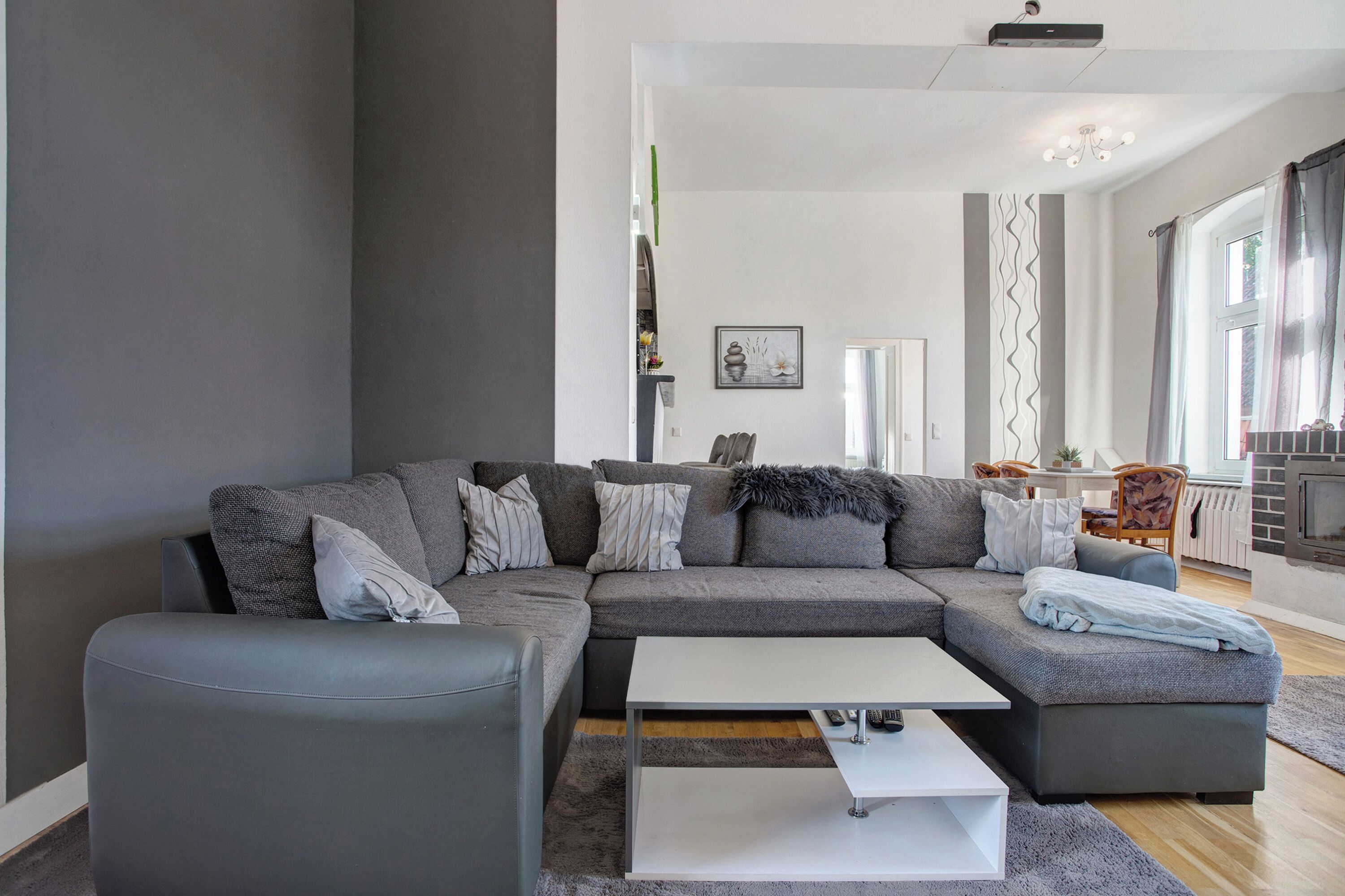 Televisio, takka, videopelejä