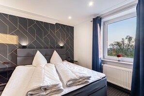 11 bedrooms, free WiFi - Apartment 'Haus Fürstenberg' with Private Garden and Wi-Fi (Fürstenberg)