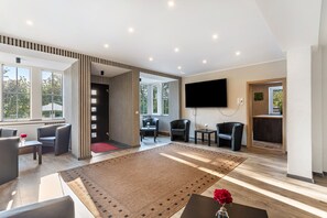 Interior - Apartment 'Haus Fürstenberg' with Private Garden and Wi-Fi (Fürstenberg)