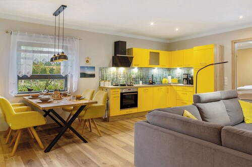 Ferienhaus 'Mond am See' mit Seeblick, privater Terrasse und WLAN