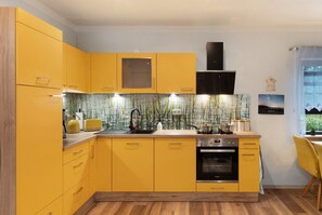 Microonde, forno, piano cottura, lavastoviglie