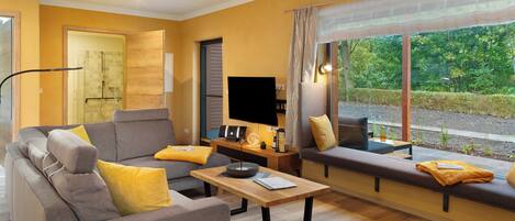 Televisio, pöytätennispöytä, stereot