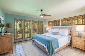 3 bedrooms, desk, travel cot, WiFi - Relaxation Bungalow with Hot tub, Sauna, Lush Garden, and Pristine Island Living (Princeville)