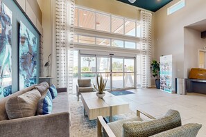 Télévision, table de tennis de table