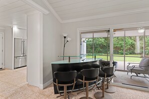 Interior - Close to beach, splash pool, fire pit, pet friendly! (Saint Simons Island)