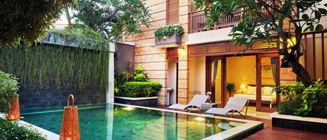 Front of property - evening/night