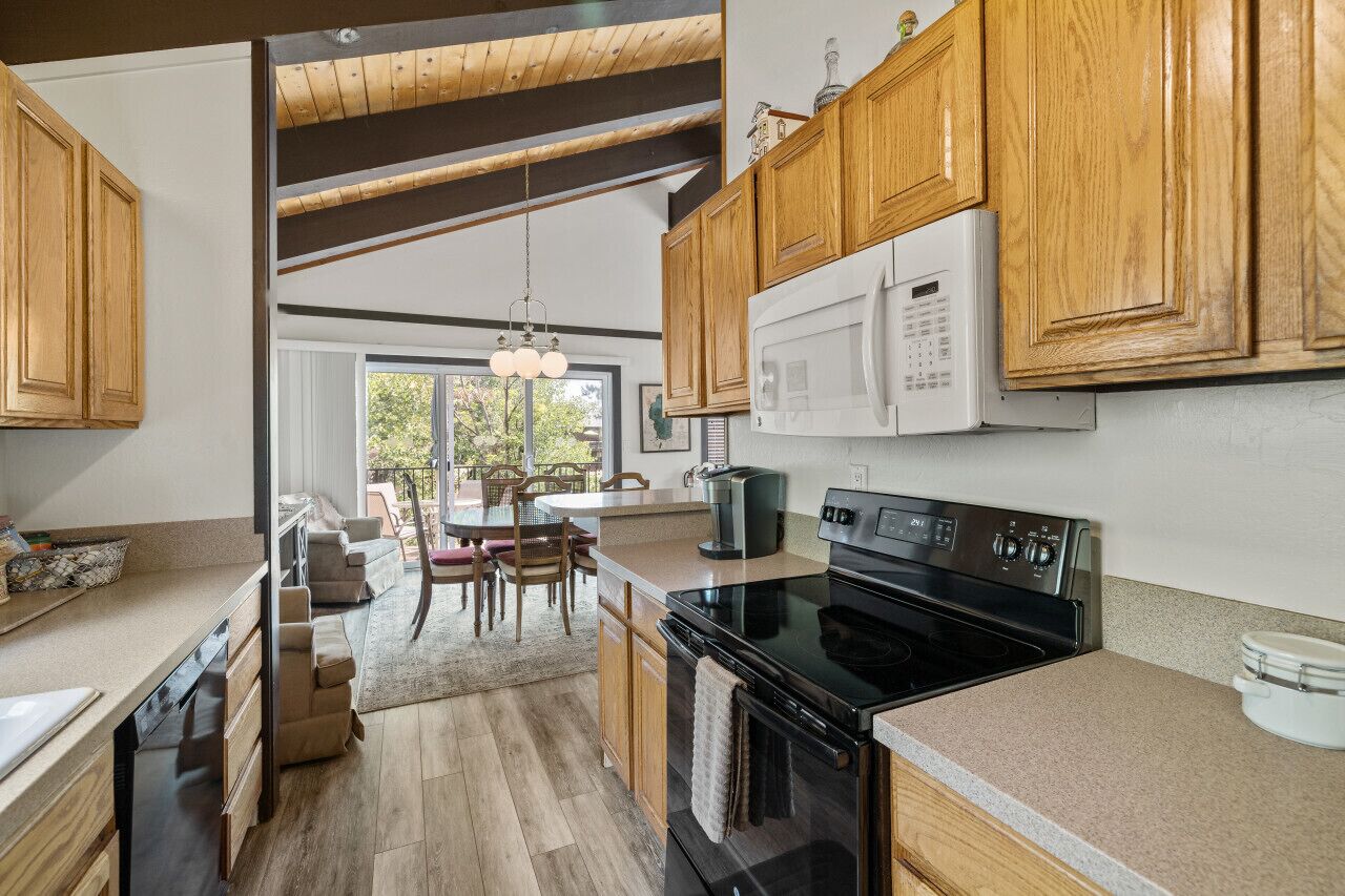 冰箱、微波炉、烤箱、炉灶