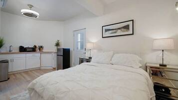 1 bedroom, iron/ironing board, WiFi (free), bed sheets