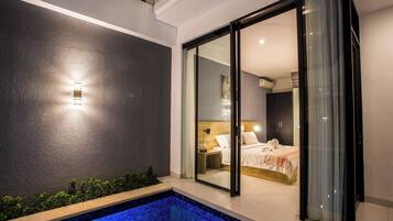 In-room safe, iron/ironing board, free WiFi