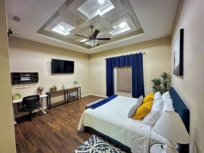 3 室のベッドルーム、アイロン / アイロン台、WiFi、ベッドシーツ