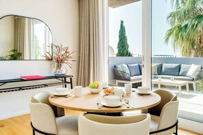 Dining - Ultimate Escape in Vibrant De Waterkant at Ishani (Cape Town)