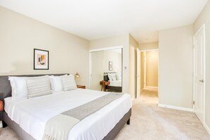 2 bedrooms, iron/ironing board, WiFi, bed sheets - Hip Cupertino 2BR w/ Cinema, Gym & A/C, nr Restaurants, by Blueground (South Bay)