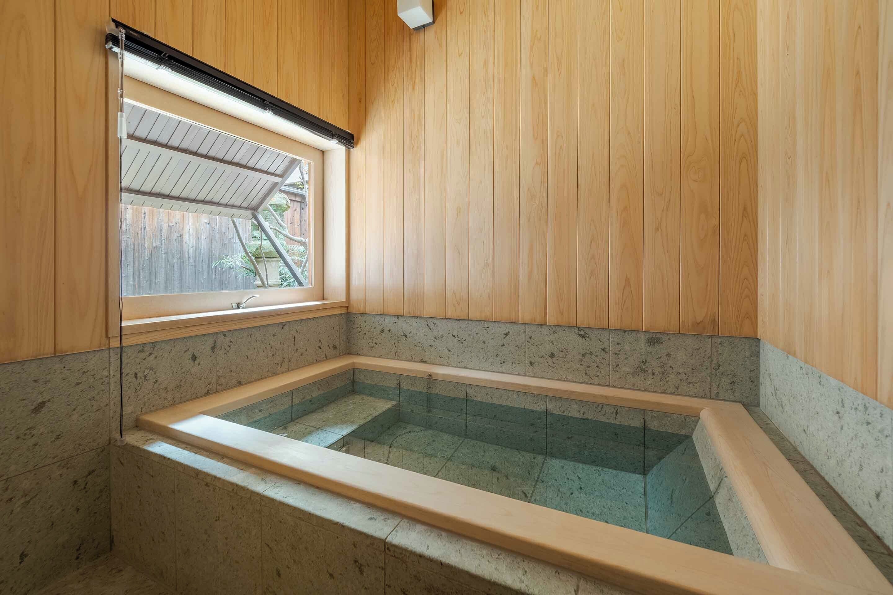 Traditional-Haus, 2 Schlafzimmer, Küche, Gartenblick | Badezimmer