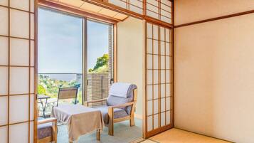 Comfort Room, Multiple Beds, Terrace, Mountain View