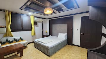 Deluxe Twin Room, City View | Desk, laptop workspace, free WiFi