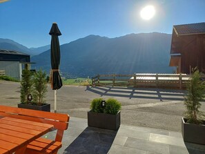 Property grounds - Modern holiday flat with stunning views (Hart im Zillertal)