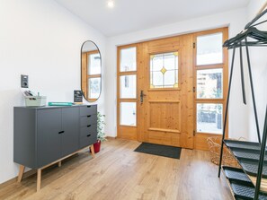 Interior - Modern holiday flat with stunning views (Hart im Zillertal)