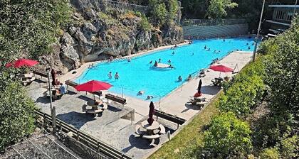 (Bed & Breakfast) ~ Private Mountain Dream Retreat