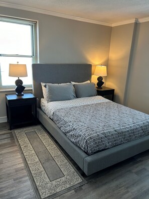 1 bedroom, bed sheets - Downtown Atlanta 1-bedroom condo  (Atlanta)