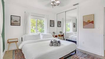 4 dormitorios, tabla de planchar con plancha, cuna de viaje y wifi