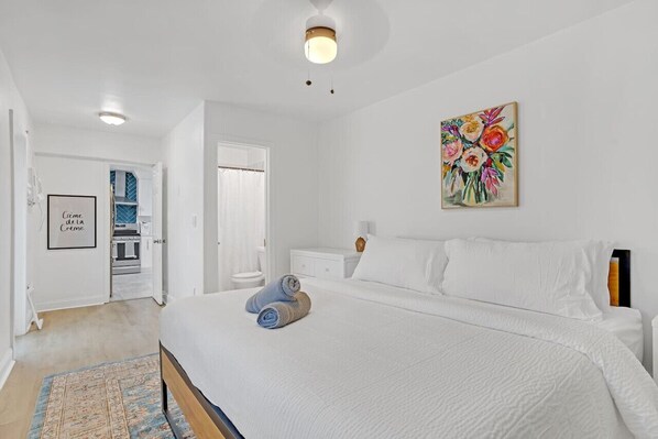 4 bedrooms, iron/ironing board, WiFi, bed sheets