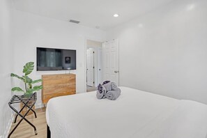 4 Schlafzimmer, Bügeleisen/Bügelbrett, WLAN, Bettwäsche