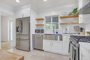 Fridge, stovetop, dishwasher, highchair - New Listing Cozy Miami Springs | Relaxing Retreat (Miami Springs)