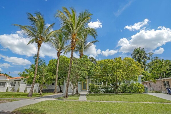 Exterior - New Listing Cozy Miami Springs | Relaxing Retreat (Miami Springs)